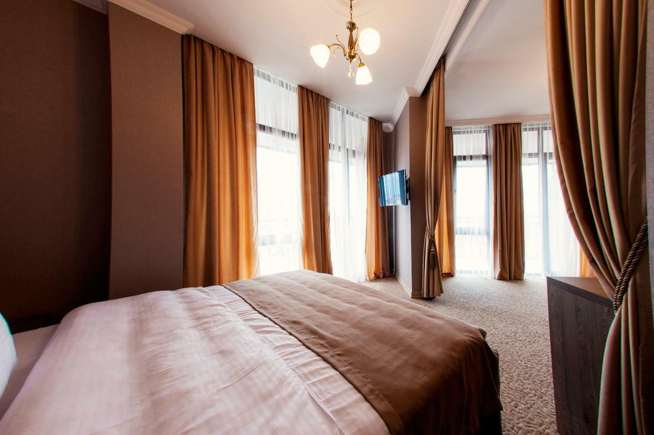 Old Garden Hotel باتومي المظهر الخارجي الصورة