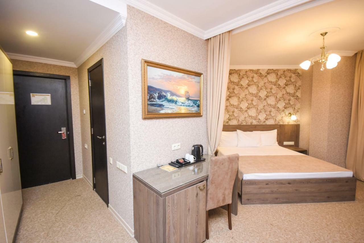 Old Garden Hotel باتومي المظهر الخارجي الصورة